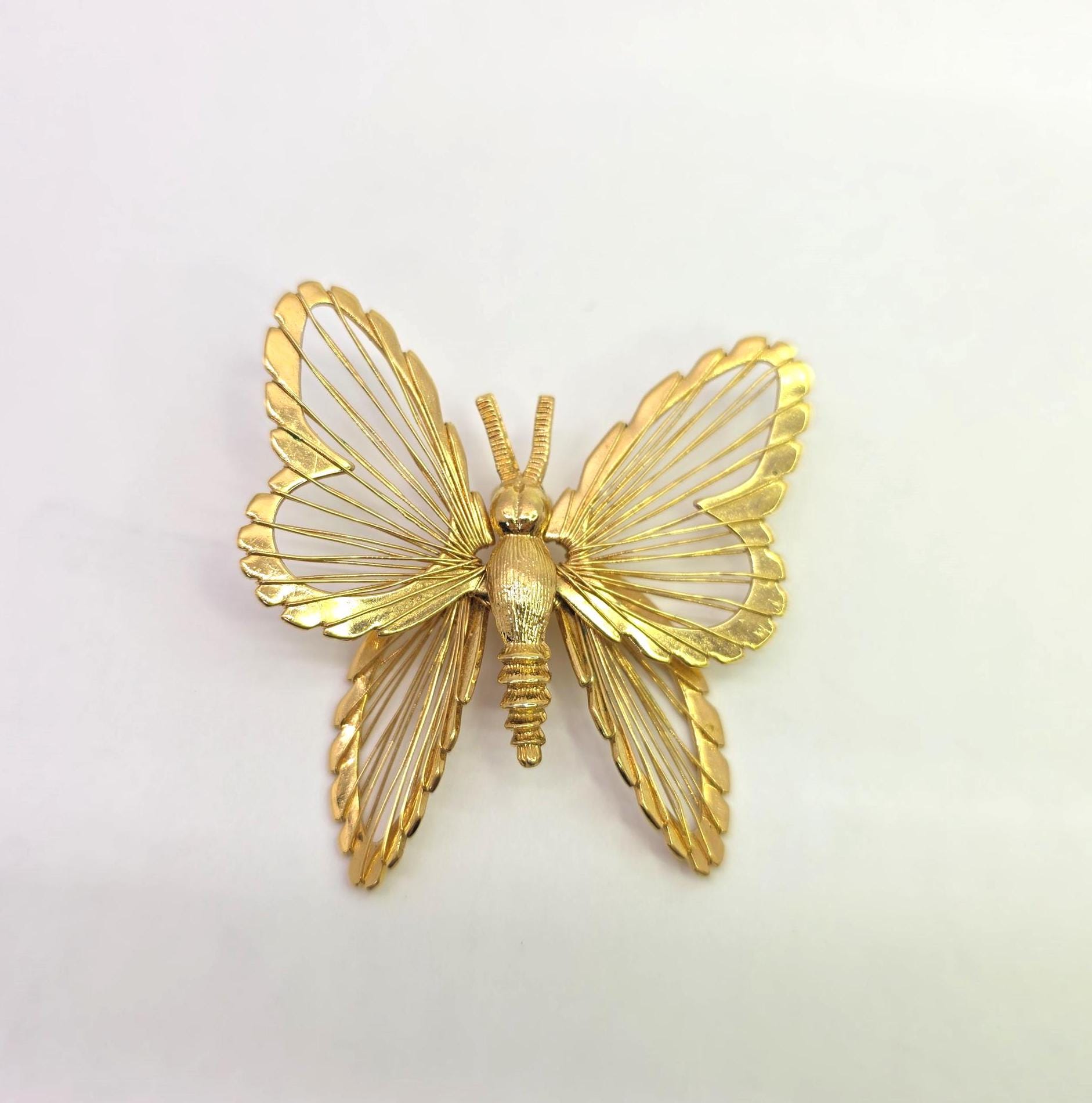 モネワイヤーの蝶のブローチ - Etsy 日本