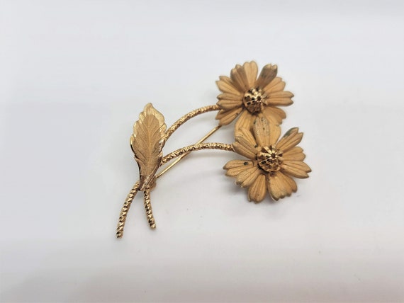 Amco Jewels 14k Gold Overlay Daisy Brooch and Ear… - image 3