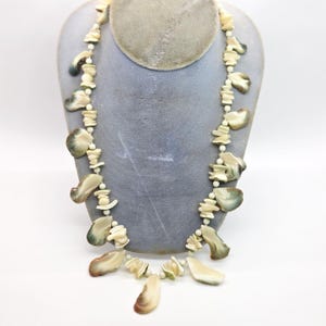 Vintage Chunky Shell Statement Necklace, Summer Beach Jewelry, Ocean Inspired Gift