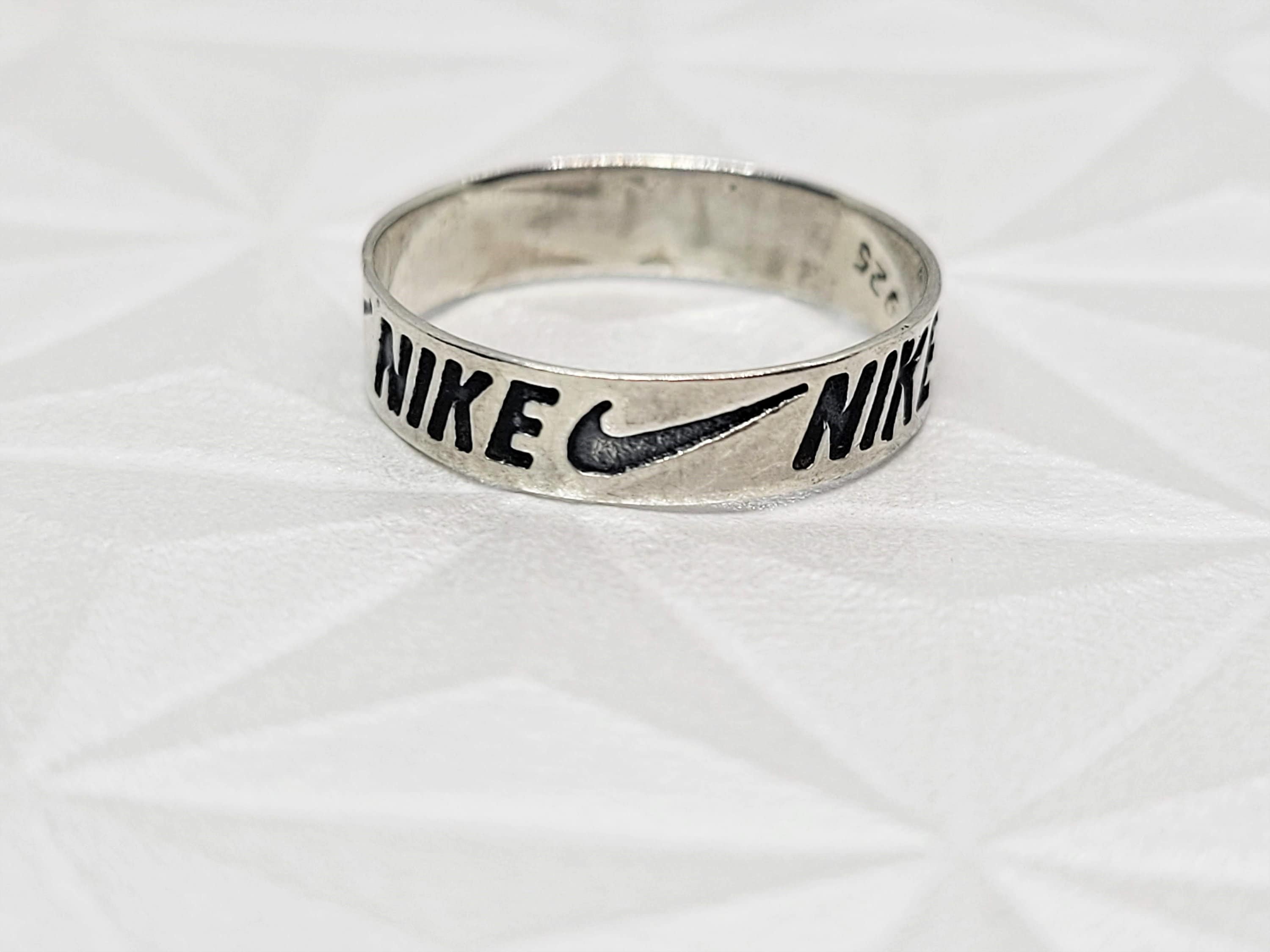 Nike ring - France