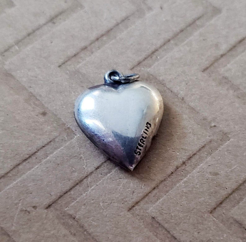 Vintage Sterling R\u00e9pouss\u00e9 Puffy Heart Charm
