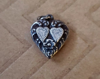 Vintage Sweetheart Twin Hearts Puffy Heart Charm