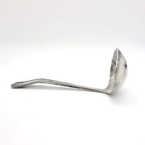 Vintage International Silver Majestic Solid Gravy Ladle