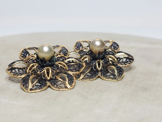 Coro Filigree and Pearl Flower Clip On Earrings - image 5