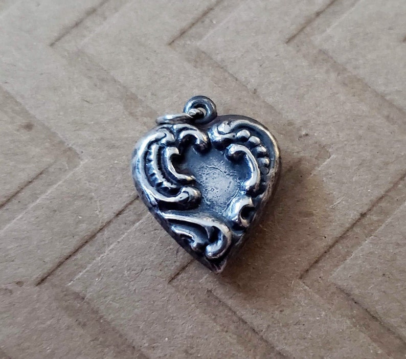 Vintage Sterling R\u00e9pouss\u00e9 Puffy Heart Charm