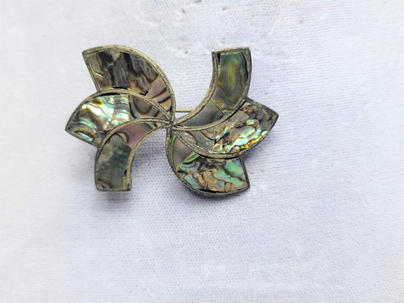 Inlaid Abalone Pin Wheel Stickpin - image 1