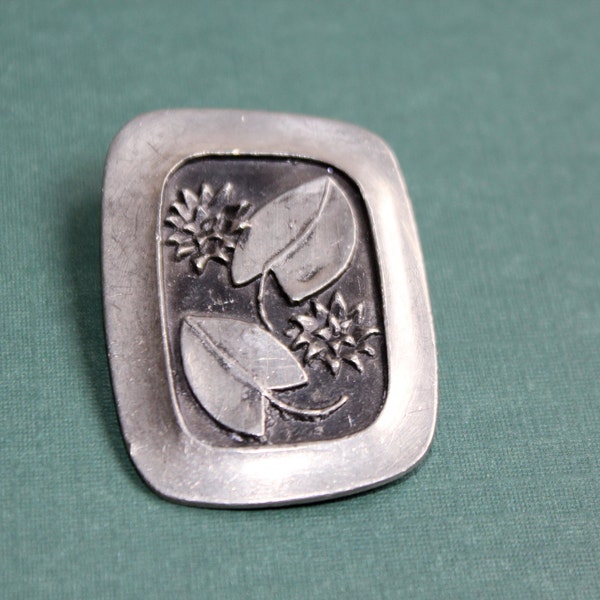 R. Tennesmed Pewter Water Lily Pin