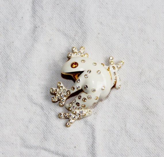 Joan Rivers White Enameled Frog Pin - image 1