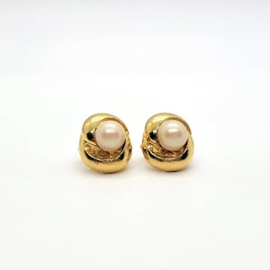 Vintage Gold Tone Pearl Clip On Earrings