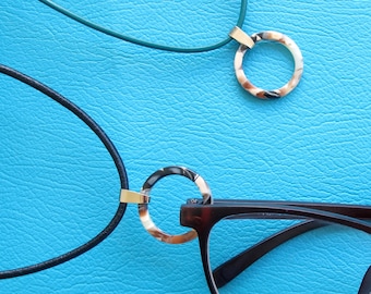 Leather Glasses Holder Necklace: Tortoiseshell Pendant
