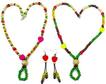 Set ketting en oorbellen met hartkralen: sieraden met houten kralen