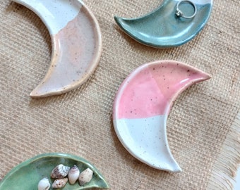 CRESCENT MOON DISH trinket dish, jewelry dish, moon plate, ring dish, teabag holder, chopstick rest, multipurpose dish, ceramic moon dish