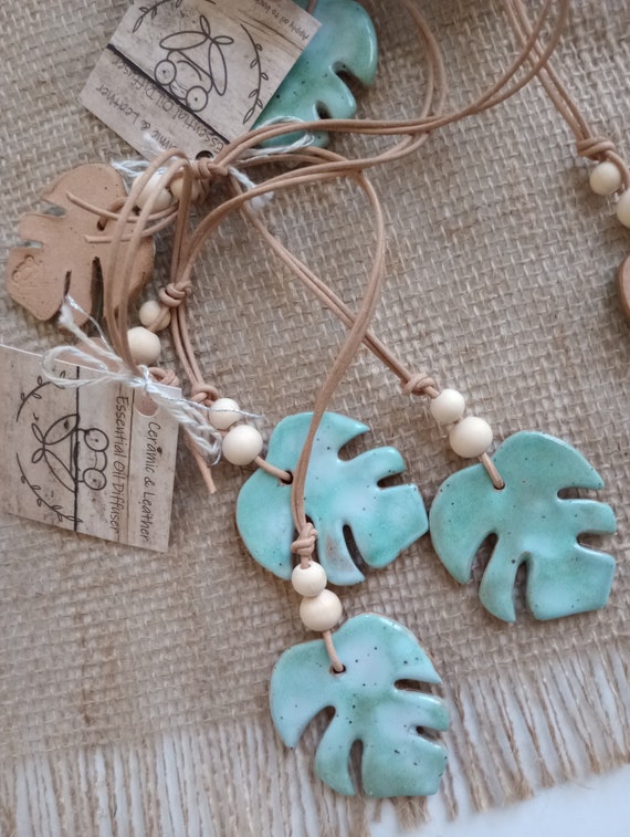MONSTERA ESSENTIAL OIL diffuser, ceramic oil diffuser, hanging diffuser, car diffuser, stoneware monstera leaf, clay diffuser, aromatherapy
