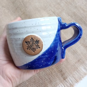 blue and white mug