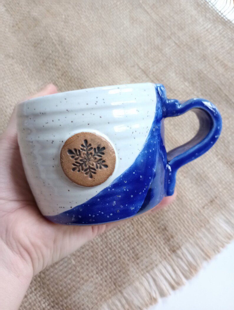 blue and white mug