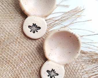 SPECKLED BEE SPOON, stoneware spoon, clay spoon, tablespoon, scoop spoon, coffee scoop, ceramic spoon, handmade spoon, bee, gardeners gift