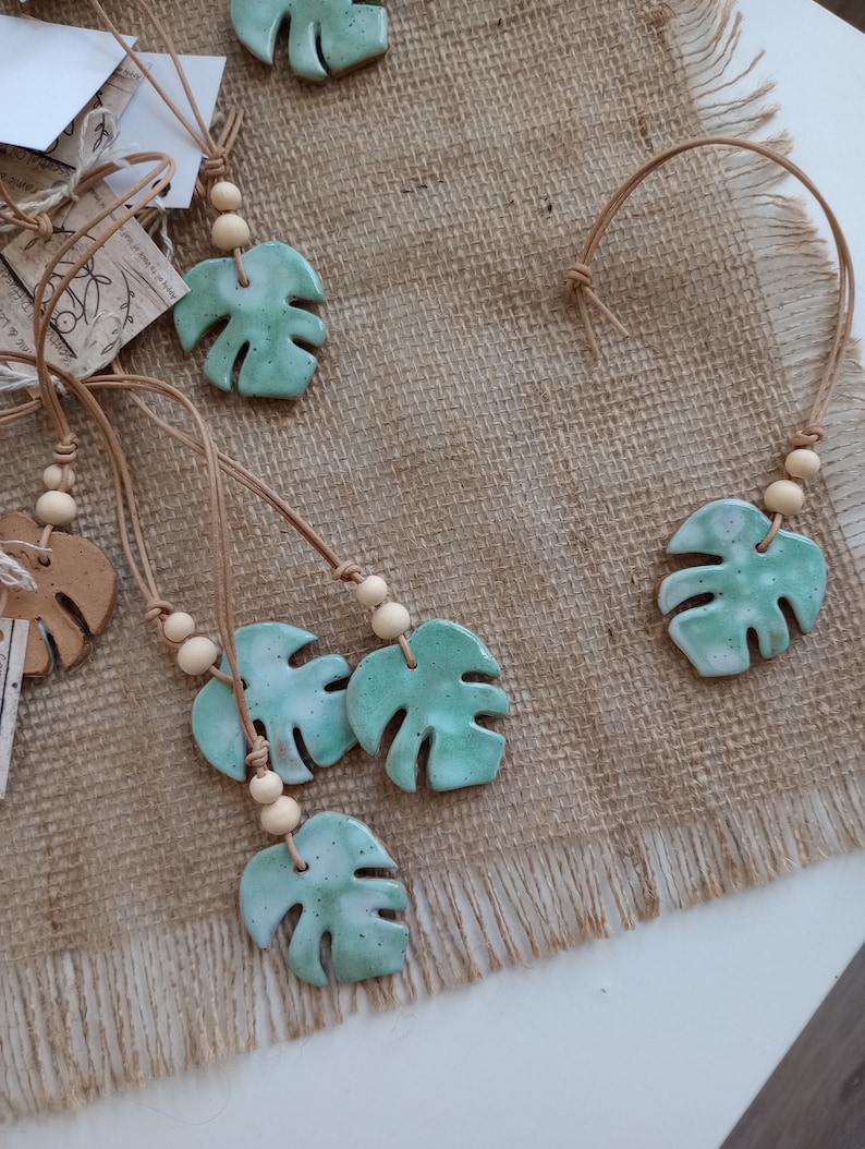 monstera leaf diffuser