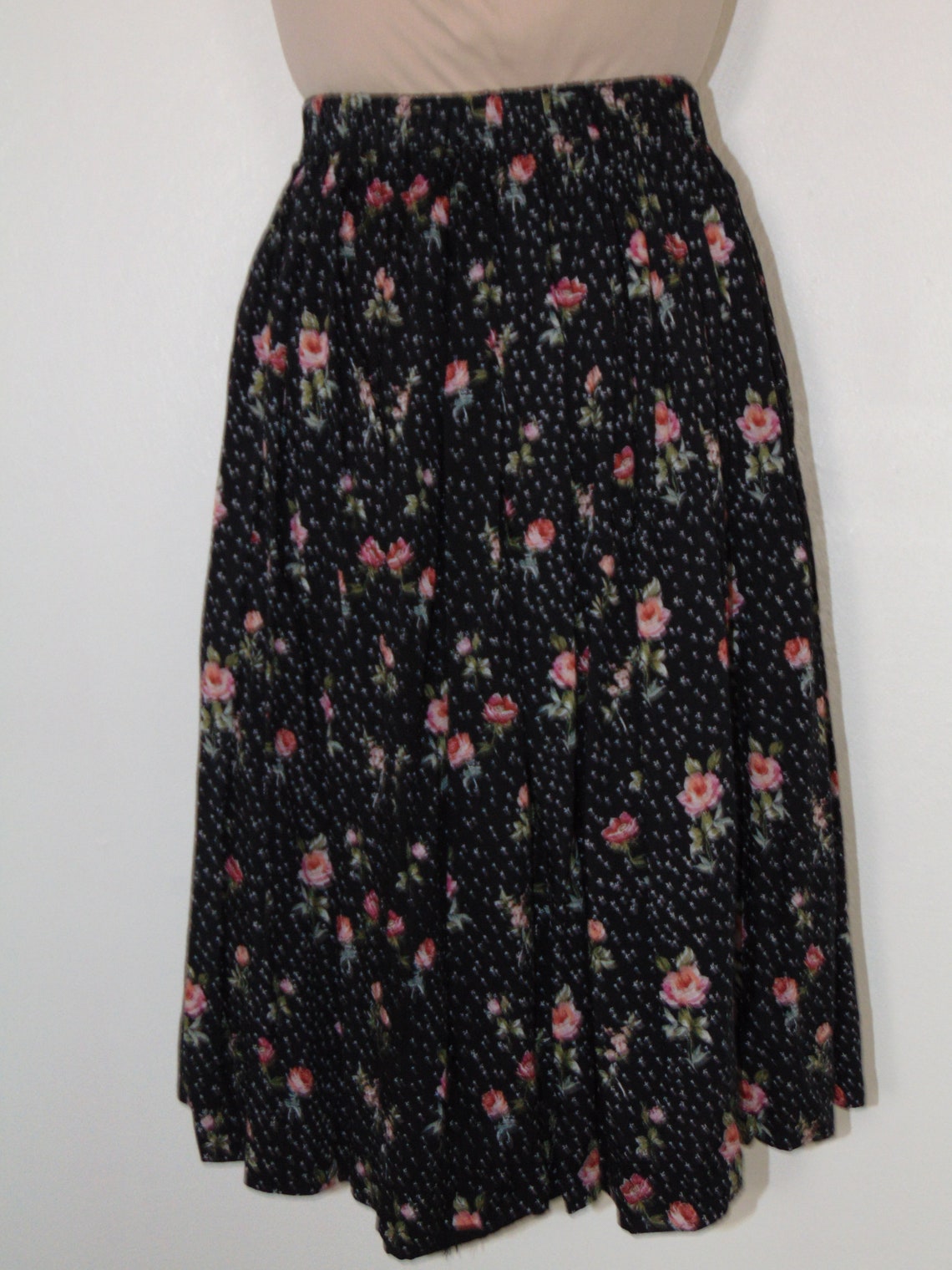 Vintage Black Rose Floral Skirt Elastic Waist Rayon Gathered - Etsy UK