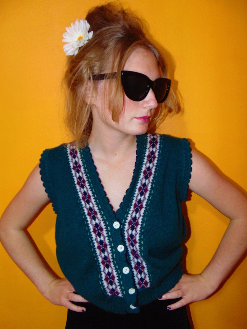 Vintage 1970s 80s green sweater 100/% wool knit sweater vest top mod hipster boho