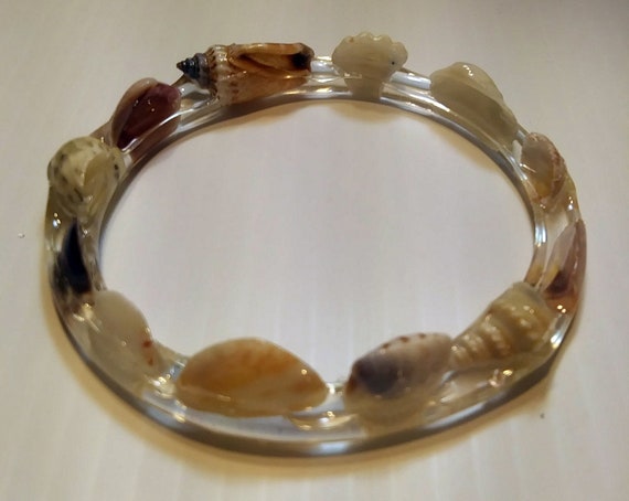 Raised Seashell Acrylic Bangle Bracelet
