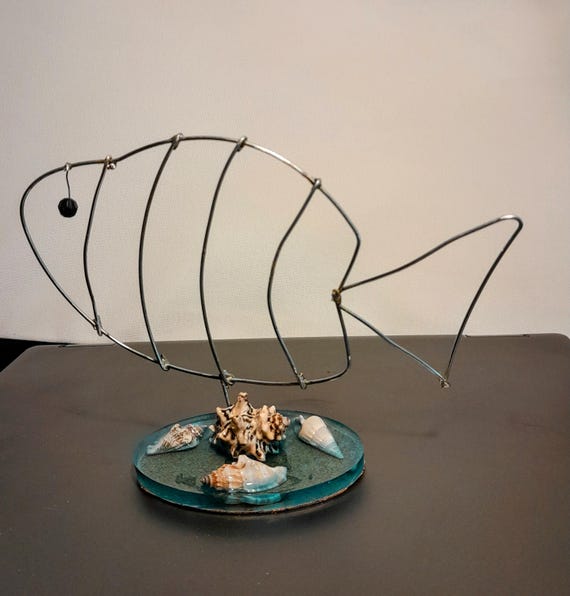 Seashells with acrylic base and wire fish table decoration