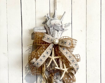 Driftwood Seahorse Door Christmas Decor, Beach Christmas, Beach Theme Christmas, Coastal Door Decor, Coastal Christmas Decor