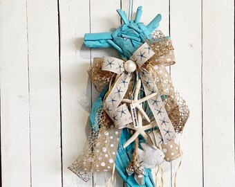 Driftwood Seahorse Door Christmas Decor, Beach Christmas, Beach Theme Christmas, Coastal Door Decor, Coastal Christmas Decor