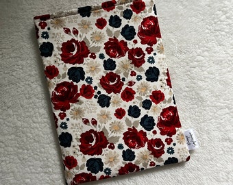 Rote, weiße & blaue Hochzeitsblumen Bookish Sleeve/iPad/Tablet Cover