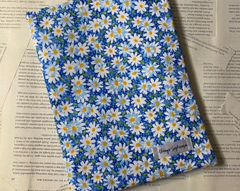 White and Blue Daisies Bookish Sleeve/iPad/Tablet Cover