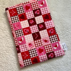 Checkered Love Symbols Bookish Sleeve / iPad Sleeve / Tablet Sleeve / Kindle