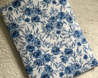 Blaue Rosen Vintage Tasche für Bücherliebende / iPad / Tablet / Kindle