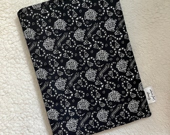 Strange and Unusual Worms Bookish Sleeve/iPad/Tablet/Kindle Cover