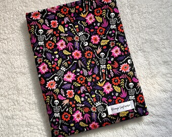 Funda/cubierta para iPad/tableta con temática de libros de Bright Field Bone Dance