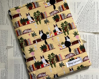 Bookshelf Cats Bookish Sleeve/iPad/Tablet Cover