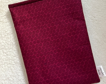 Royal Victorian Magenta Honeycombs Bookish Sleeve/iPad/Tablet Cover