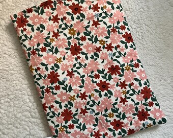 Blumenfeld Hülle für Bücherwürmer / iPad / Tablet / Kindle