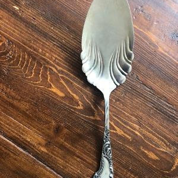 Antique Victorian 1847 Rogers Bros Wedding Cake or Pie Server, Scythian Pattern, Art Nouveau style, early 1900s