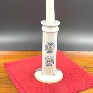 Candelabro irlandés antiguo de Suzanne May Pottery, sellado y con etiqueta original en la base, década de 1990.