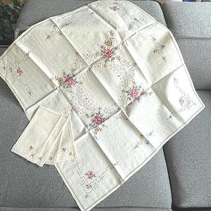 Vintage Embroidered Linen Table Cloth Topper and 4 Napkins Set, Cross Stitch Rose Pattern