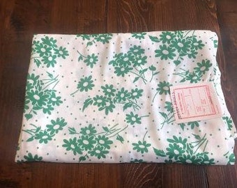 Vintage 1970s Fabric, Jersey with Daisy Print, Green Daisies on White Background, Light Weight Polyester, 1.66 Yards
