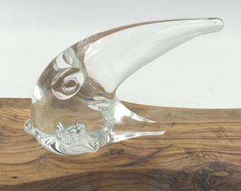 Pez ángel de cristal artístico vintage, firmado y fechado por el artista “JMCS 1981”.