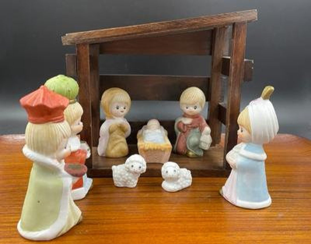 Vintage Nativity Set With 7 Ceramic Figures, Wood Barn or Manger, Holy ...