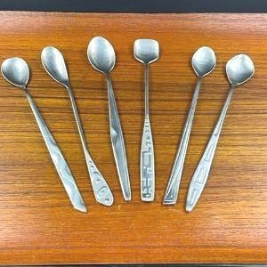 Cucharas modernistas y brutalistas para té helado de KB Wallin (Suecia). Juego de 6 cucharas de acero inoxidable.
