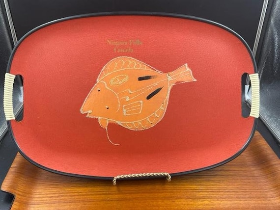 Mid Century Oval Serving Tray by Tilso, Fish Design and Niagara Falls, Fiberboard with Wrapped Handles, Made in Japan, 1960s