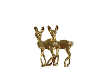 Vintage Gold Tone Brooch Pin Pair of Startled Deer Faux Pearl Tails Textured Christmas Holiday 1.5" X 1.25" Doe