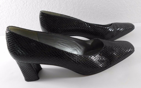 stuart weitzman comet pump