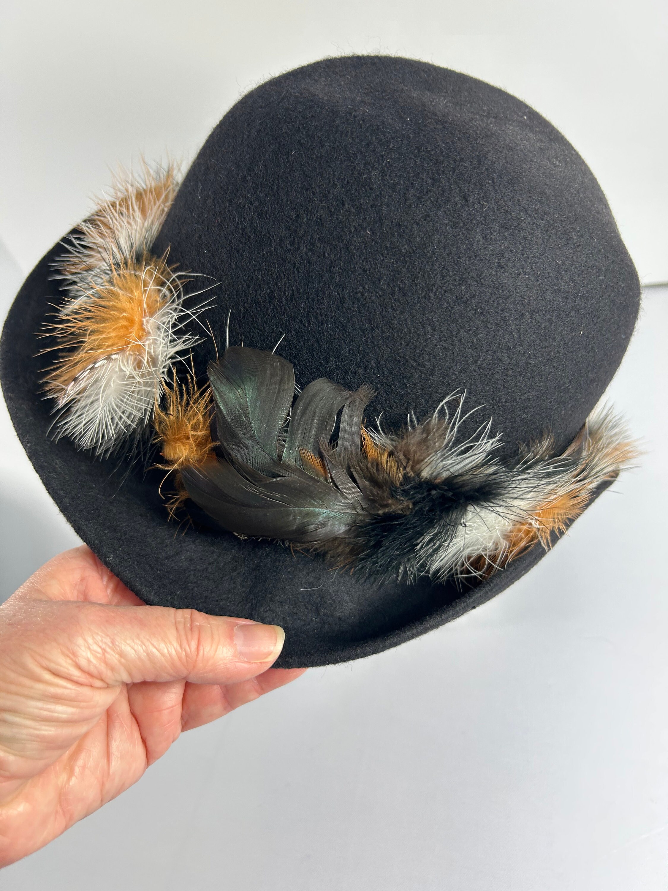 Vintage Geo W Bollman Co doeskin Blue wool felt Women\'s Hat with Black Feather Geo W. Bollman & Co, Navy Blue, Doeskin 100% Felted Wool  main image 3