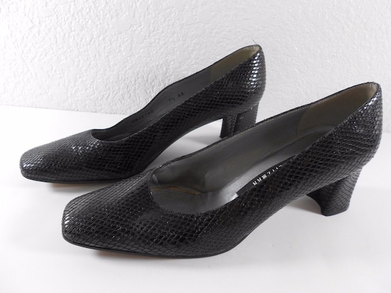 stuart weitzman comet pump