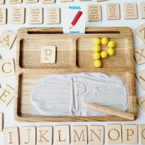 Montessori Spielzeug, lesen, schreiben, erstellen Sandtablett mit Alphabet Karten, homeschool Materialien, lehrreich, lernen, Vorschule, Kleinkind Geschenk Bild 1