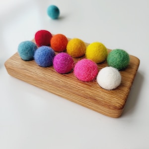 Montessori 10 Zehn-Rahmen-Eichenbrett mit Filz-Pom-Poms Lernressource für Kinder, die Geburtstagsgeschenke für Kleinkinder zählen